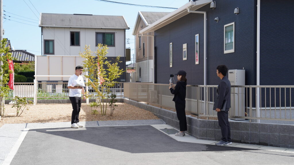 エストラスト　YouTube　インタビュー　CUE